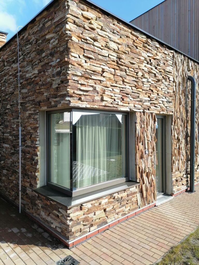 058f13e1 25c4 42e4 a325 75aa3b847689